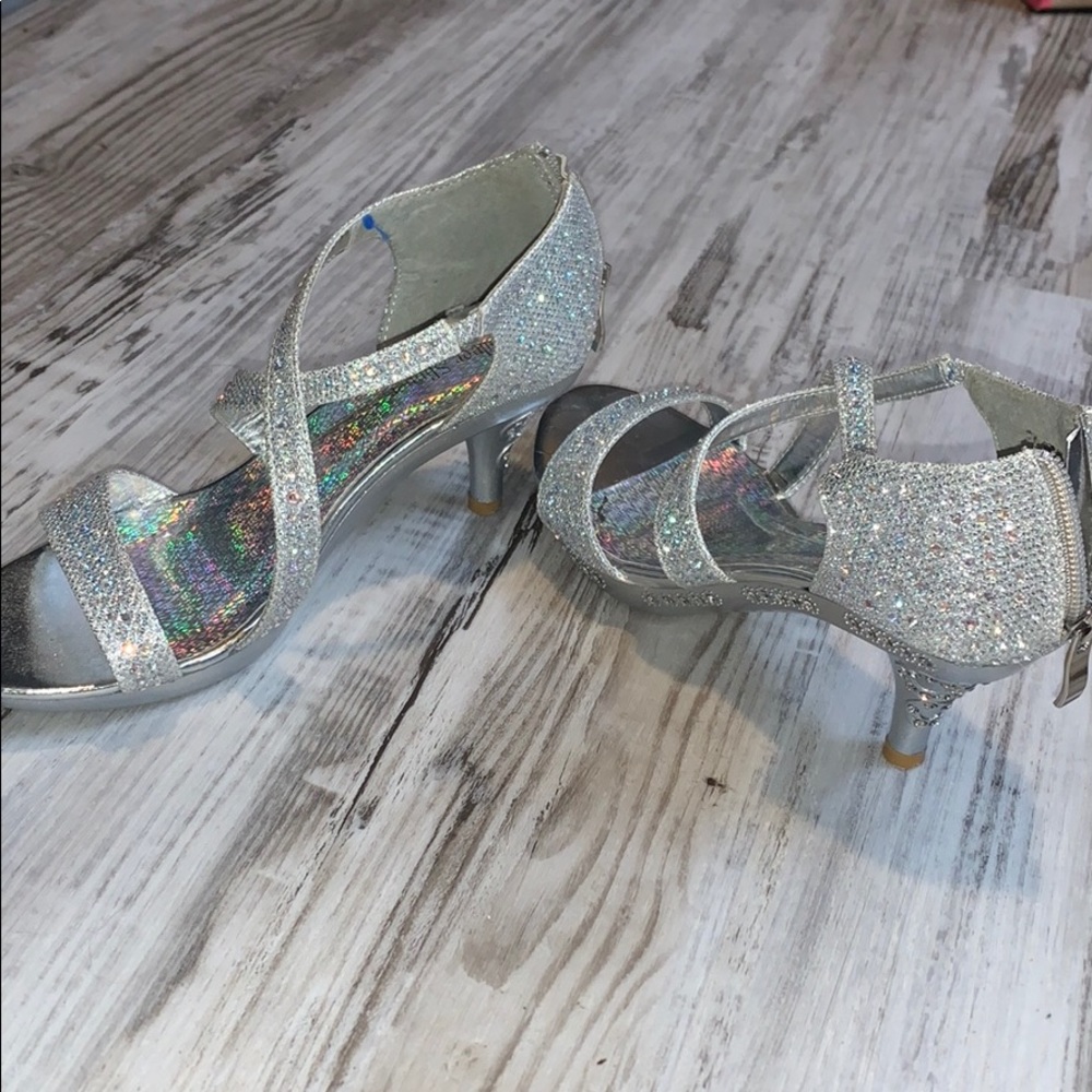 Heels - Picture 2 of 2
